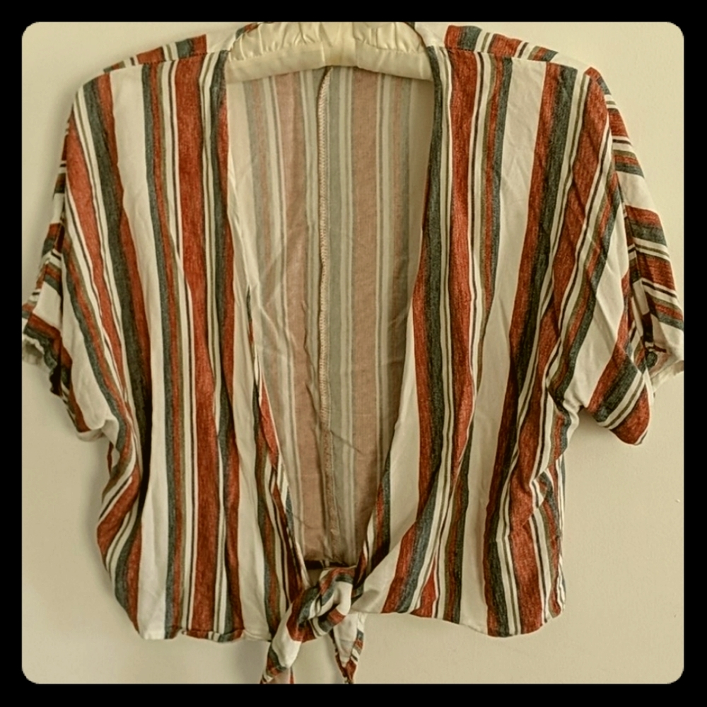 Crop top blouse with front tie